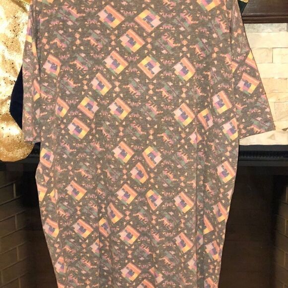 Lularoe Irma Gray Tribal Print Tunic Shirt  XS - Picture 1 of 2